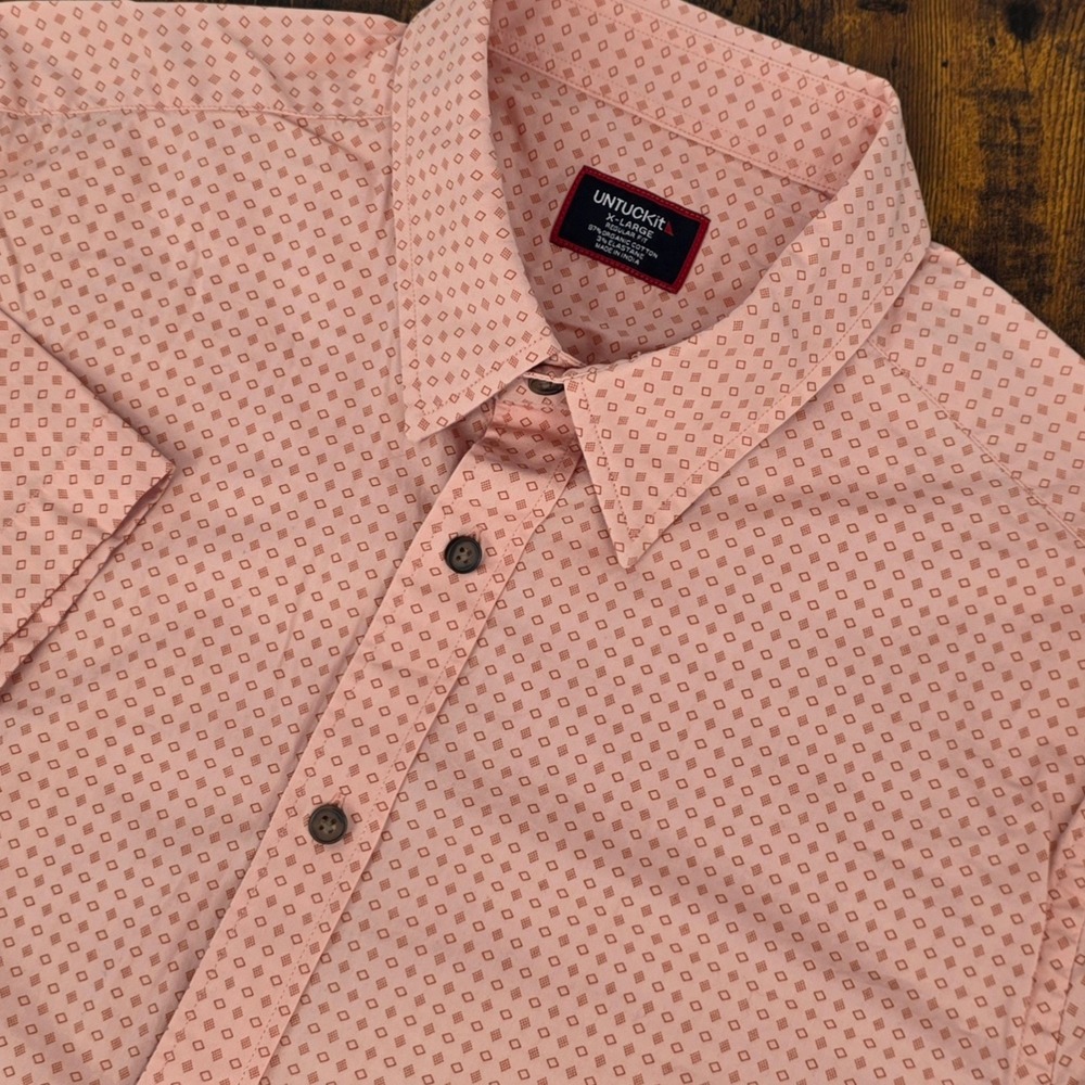 UNTUCKit Button Down Shirt Mens XL Peach Short Sleeve Geometric Stretch